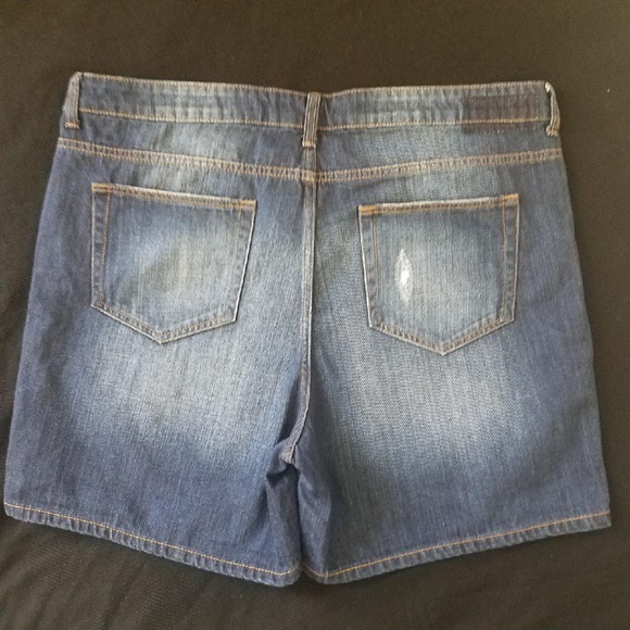 VIOLETA JEAN SHORTS SIZE 14 - Picture 3 of 8